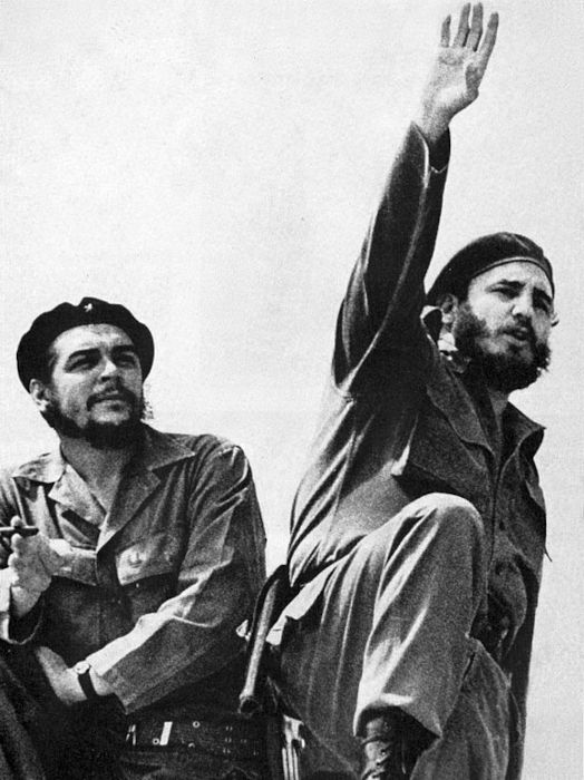 Fidel Castro e Che Guevara, líderes da extrema-esquerda cubana.