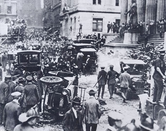 Wall Street após o atentado de 1920.