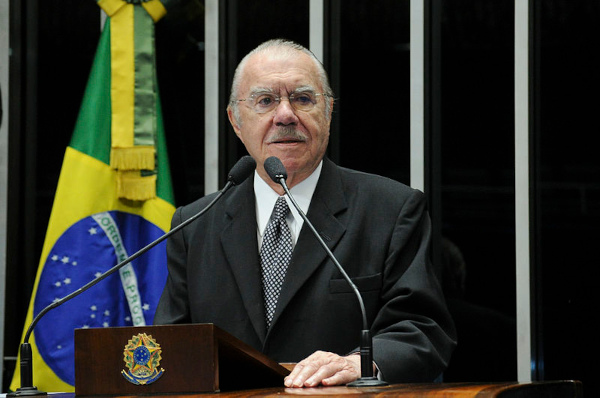 Fotografia de José Sarney, político brasileiro que foi presidente do país entre 1985 e 1890.