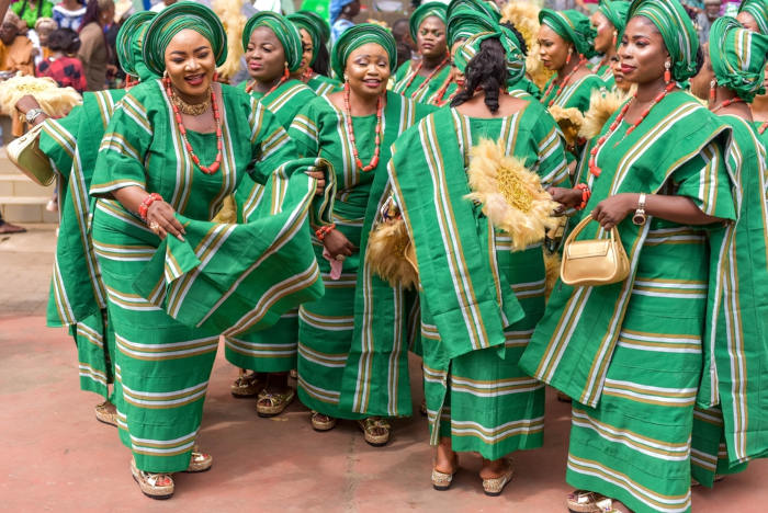 Mulheres da etnia iorubá em festival na Nigéria.