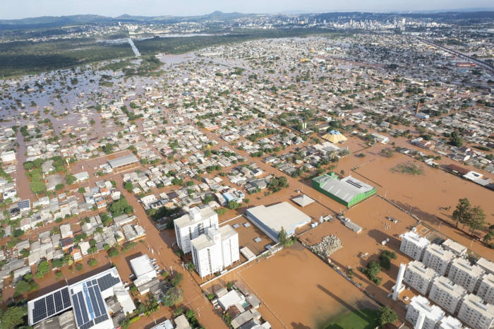 Cidade do Rio Grande do Sul inundada após as enchentes que ocorreram na região, uma das consequências da ebulição global.