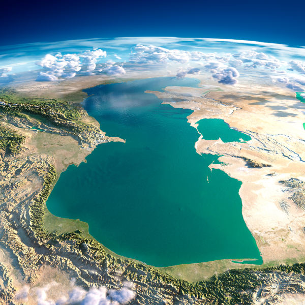 Vista aérea do Mar Cáspio, o maior lago do mundo.