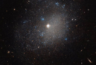 Galáxia espiral localizada na direção da constelação de Canes Venatici