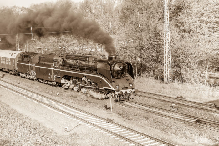 Locomotiva, umas das invenções da Segunda Revolução Industrial.