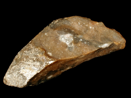 O machado de pedra do período paleolítico foi uma das primeiras ferramentas utilizadas pelos homens