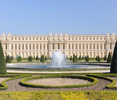 O Palácio de Versalhes é um dos principais símbolos da monarquia absolutista que vigorou durante a Idade Moderna