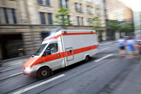 Ambulância Quando uma ambulância passa na rua, o som é percebido mais agudo na aproximação do que durante o afastamento