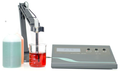 A equação de Nernst é utilizada no potenciômetro (representado na imagem), equipamento que mede o pH ou o Kps de uma solução