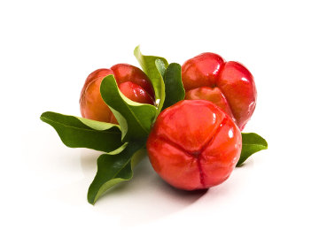 A acerola é um fruto que se destaca pela grande quantidade de vitamina C