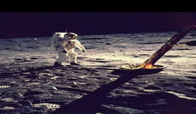 O Cálcio se faz presente na crosta lunar.