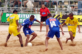 Arena de Futebol de Areia começa a ser montada na segunda-feira (9)