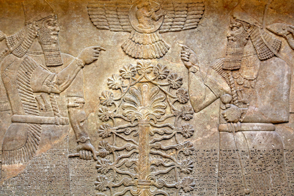 Arte em relevo assíria Árvore da vida. Arte em relevo dos assírios, um dos povos da Mesopotâmia