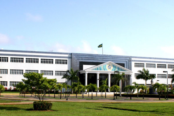 Universidade Tiradentes tem unidades em Alagoas, Pernambuco e Sergipe